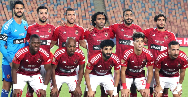 Giải ngoại hạng Ai Cập nổi bật với nhiều câu lạc bộ giàu truyền thống như Al Ahly, Zamalek, Ismaily, Al Masry và Pyramids FC.