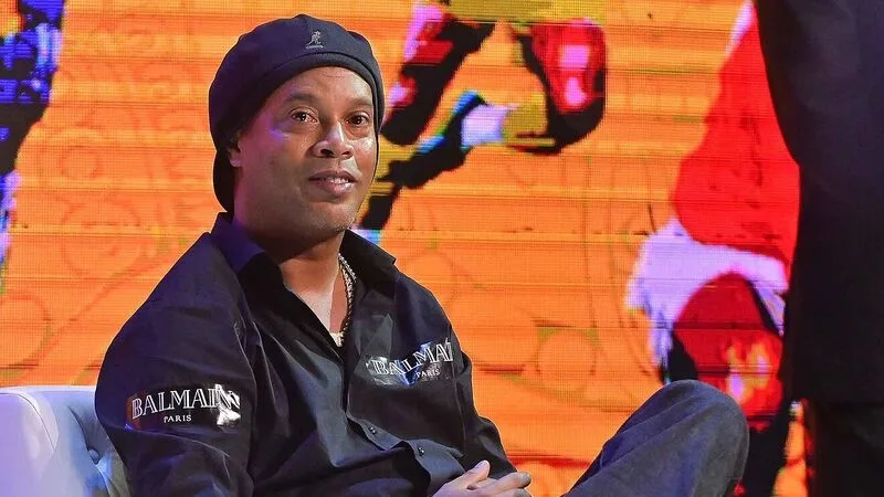 Ronaldinho chính thức được xác nhận giải nghệ vào năm 2018, dù ông đã gần như dừng thi đấu chuyên nghiệp từ năm 2015 sau thời gian khoác áo Fluminense.