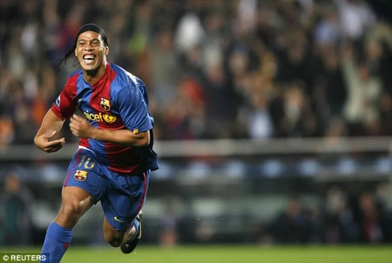 Câu hỏi Ronaldinho giải nghệ năm nào được quan tâm vì ông là biểu tượng của bóng đá đẹp, kỹ thuật ngẫu hứng và cảm xúc sân cỏ.