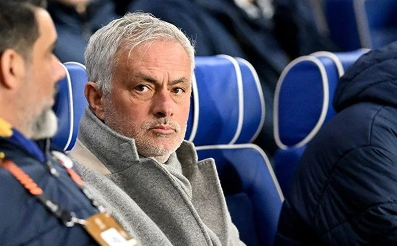 mourinho dang huan luyen doi nao