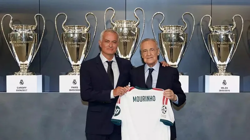 mourinho dang huan luyen doi nao
